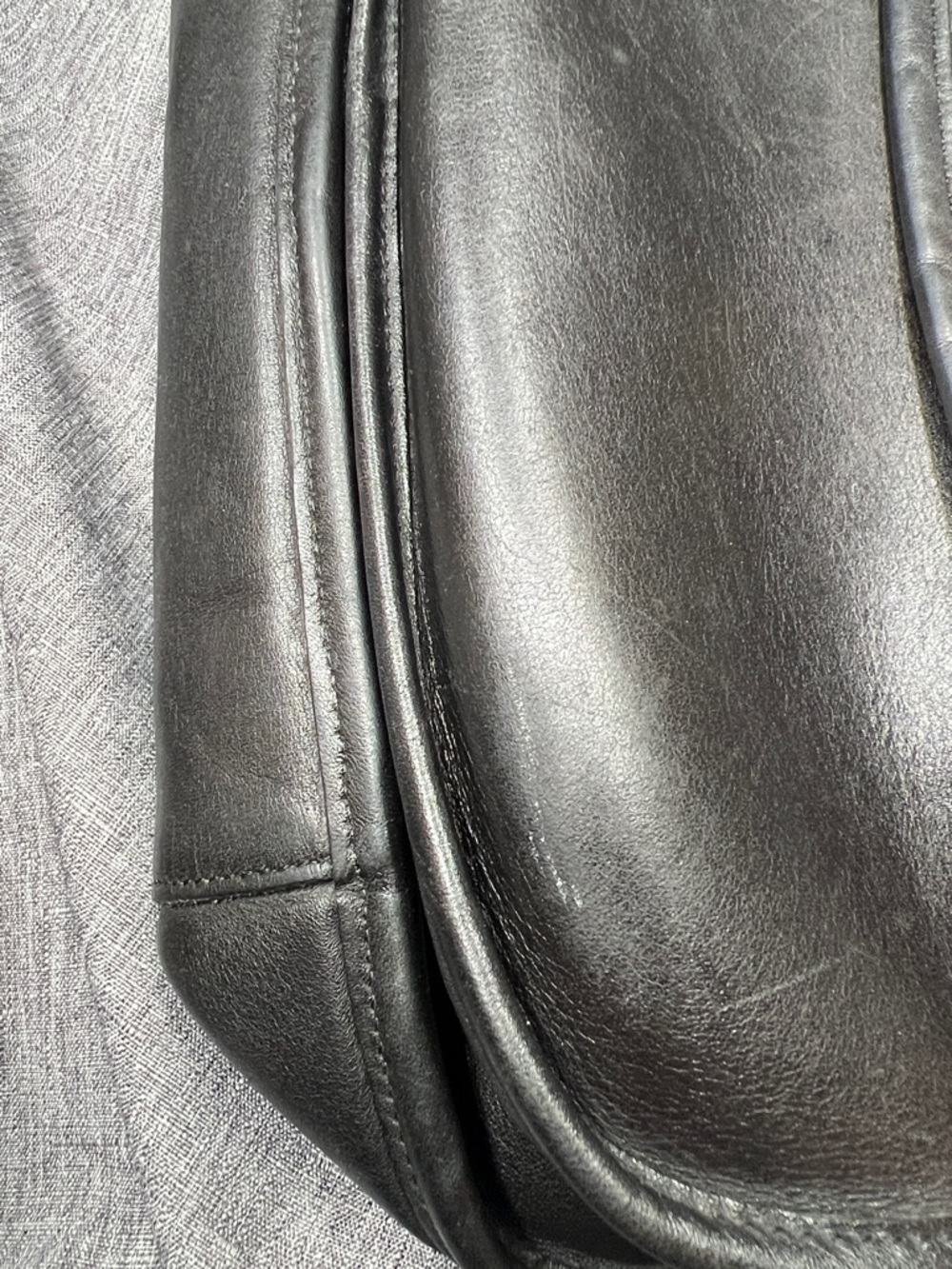 Coach Vintage Taft Black Leather Crossbody 9980 Bag with Brass-Tone Turn Lock - Picture 14 of 16